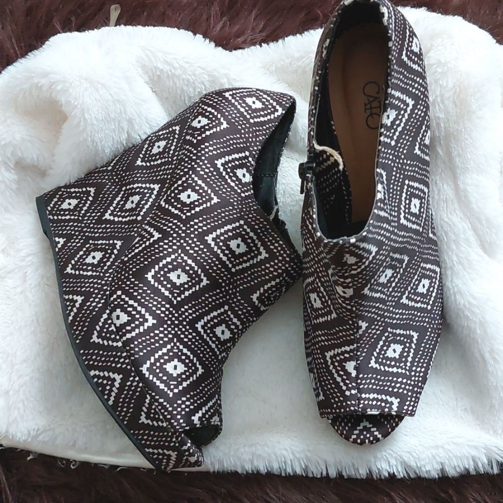 CATO, woman's brown and cream, high wedged, peeptoe shoe, 9M